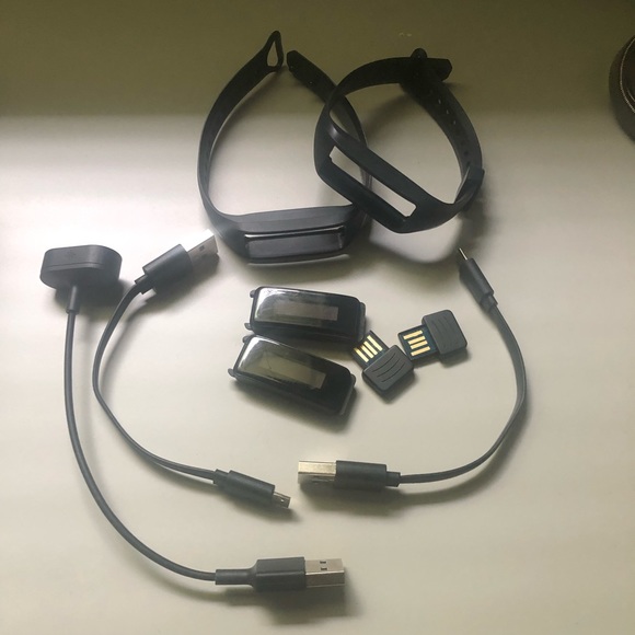 Bundle FitBit Equipment -Bands.Chargers. Chips Etc All pieces - Picture 4 of 8
